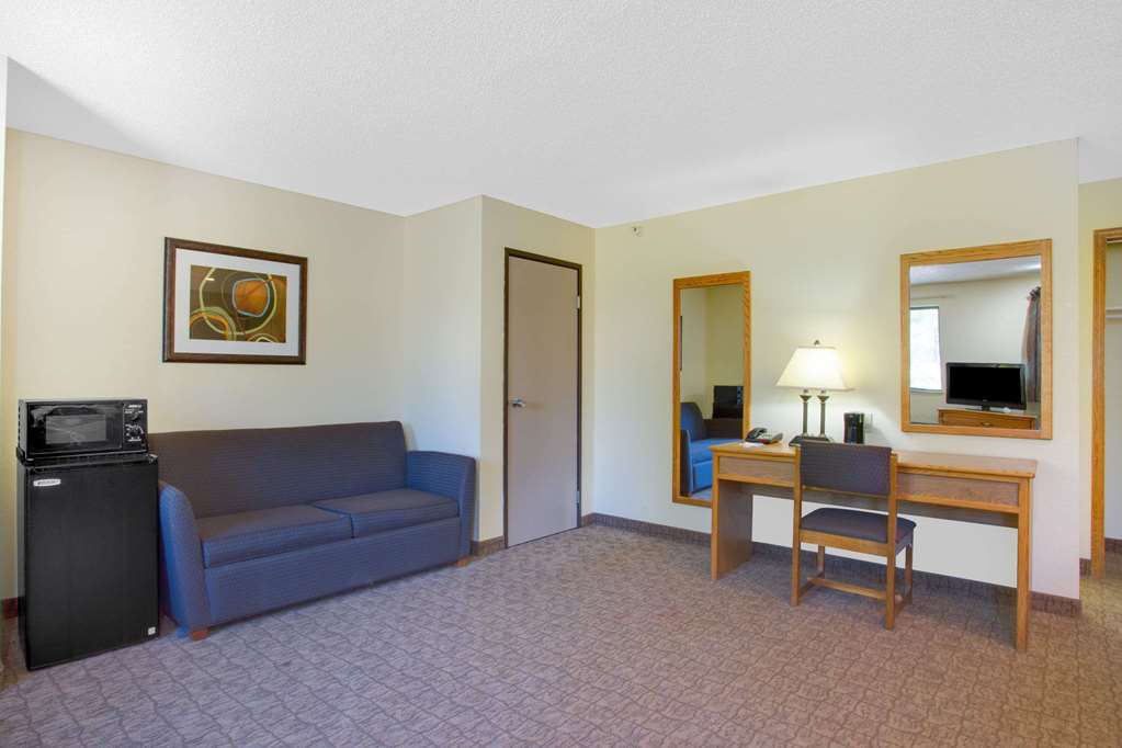 Super 8 by Wyndham Lewisburg - photo 15