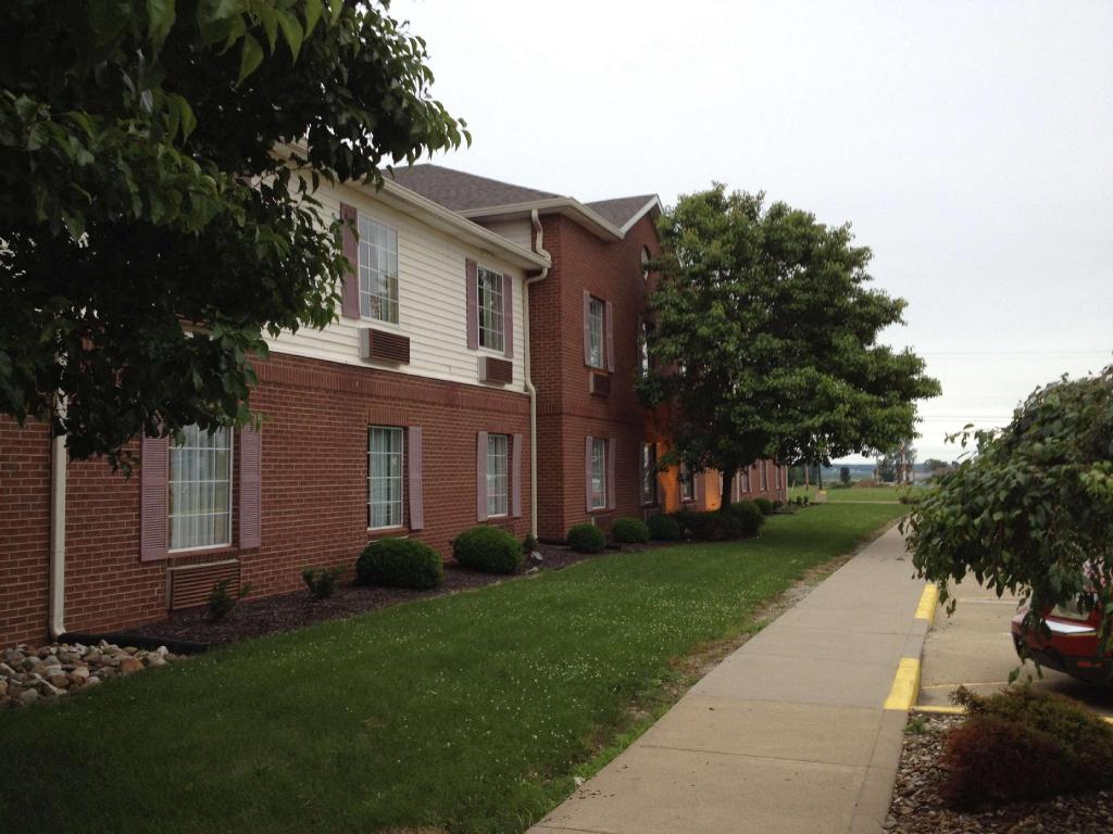 Country Hearth Inn & Suites Willard - photo 16