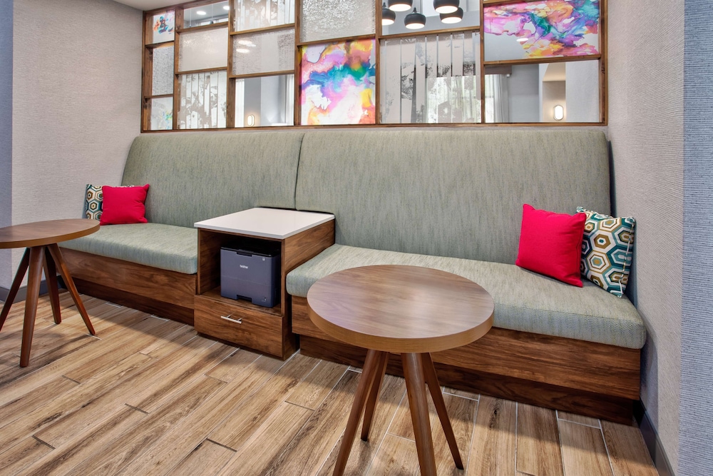 Hampton Inn & Suites Tampa East - photo 38