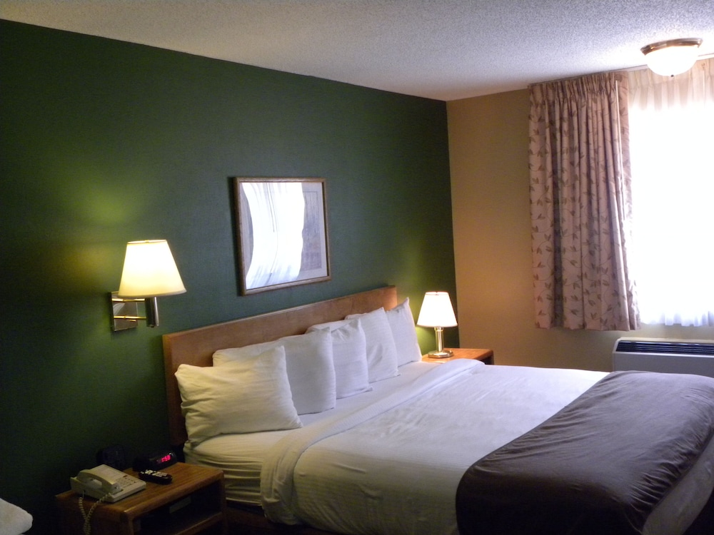 New Victorian Inn and Suites - photo 11