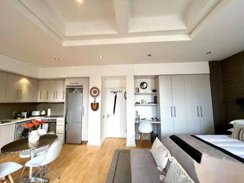 #608 Cartwright Urban Hideaway