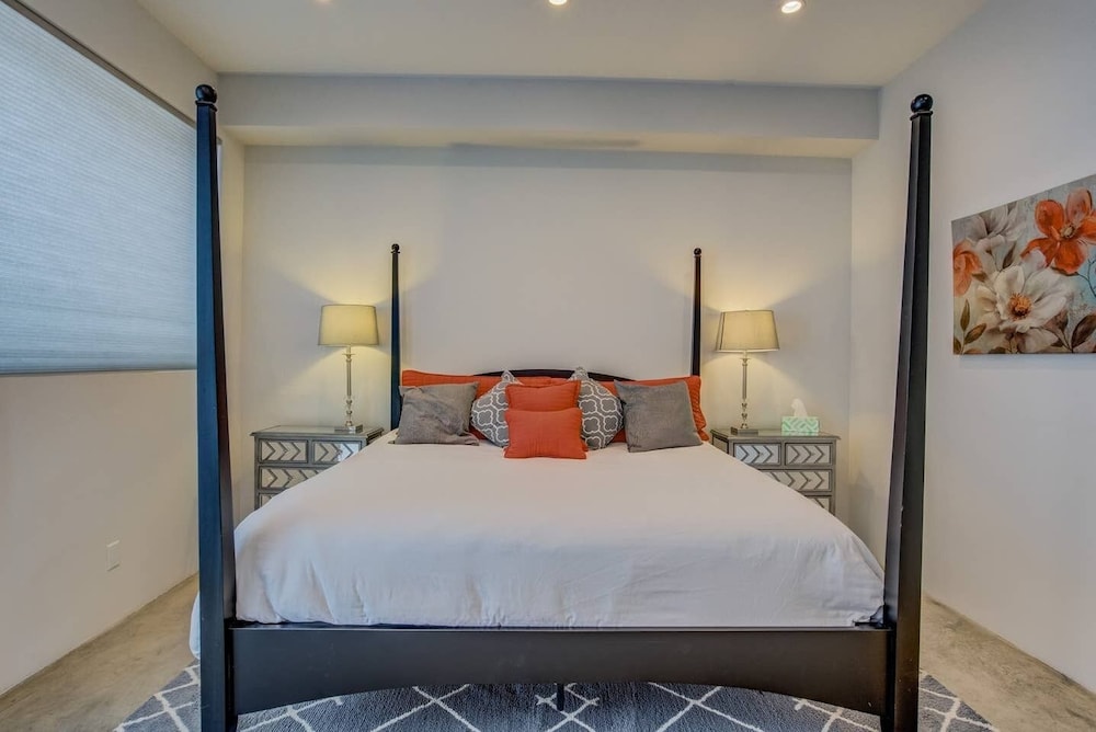 3BR Modern Marveldowntown Customprivate Balcony - photo 9