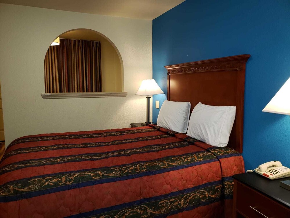 Rest Inn & Suites - featured photo