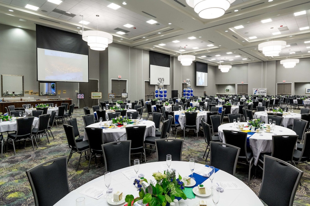 Hilton Garden Inn Salina - photo 35