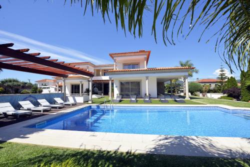 Villa 320 — 4-Star Luxury Hotel in Barcelos, Portugal