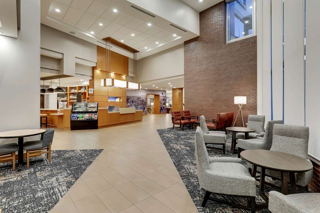 Hyatt Place St. Louis Chesterfield - carbon neutral hotel in Chesterfield