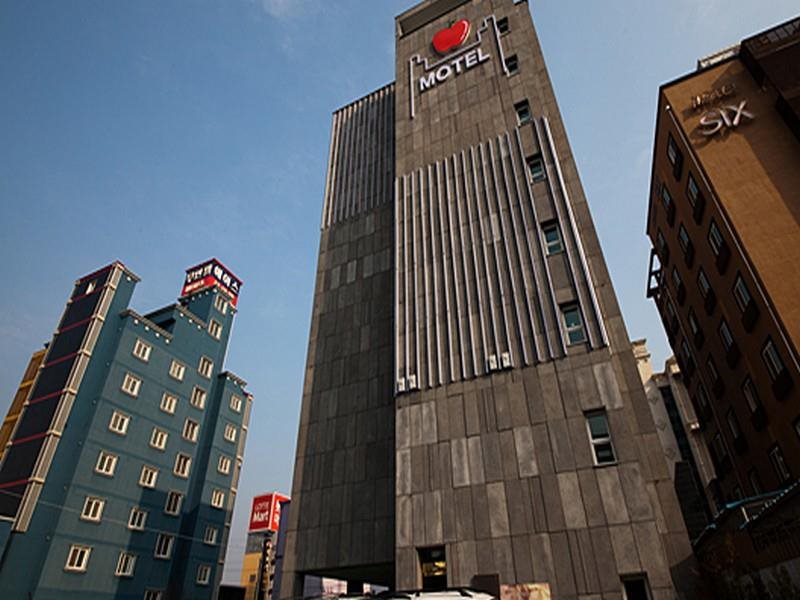 Apple Motel in Yeosu, South Korea