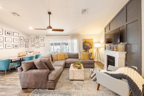 Waterfront Home Just Minutes To Beach — 4-Star Luxury Hotel in Naples, United States