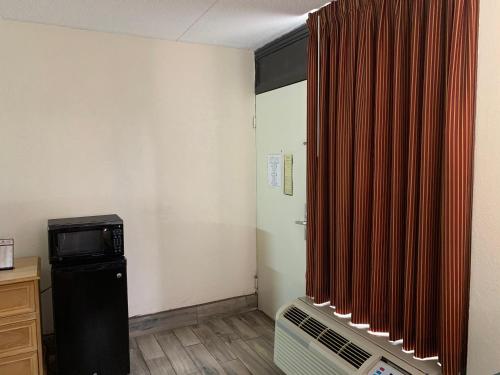 Americas Best Value Inn Tillmans Corner Mobile - photo 11
