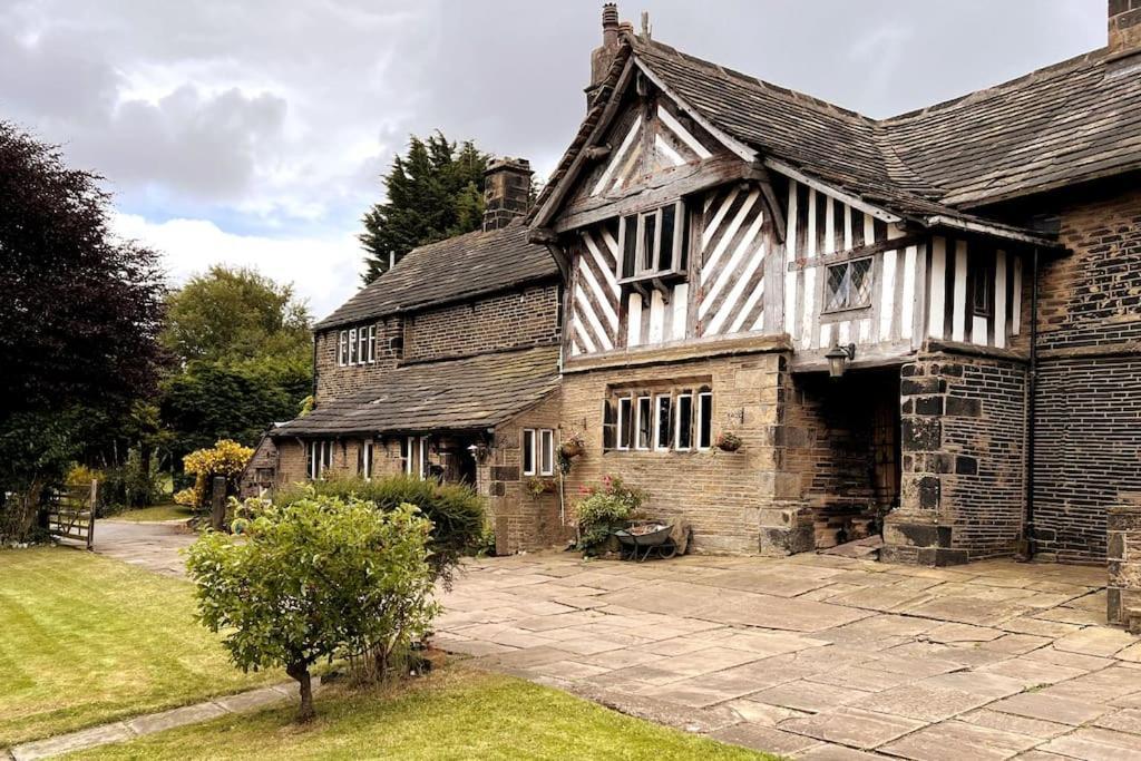 New Hall Elland - last minute hotel in Elland