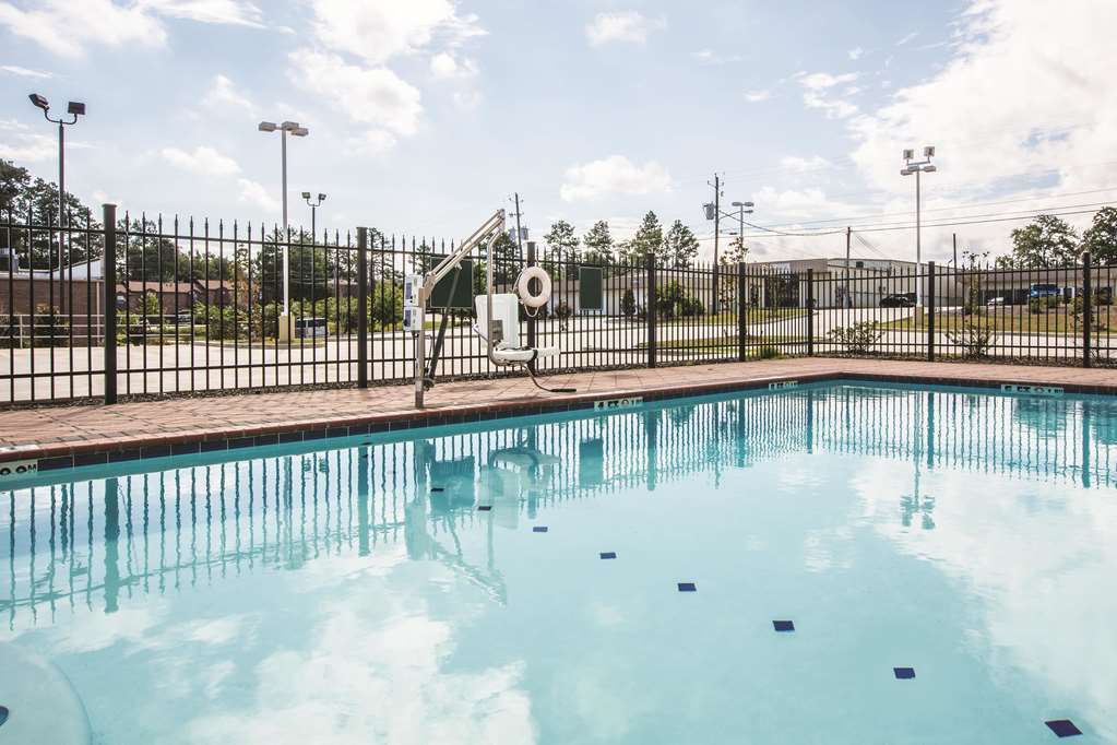La Quinta Inn & Suites by Wyndham Hattiesburg I 59 - photo 8