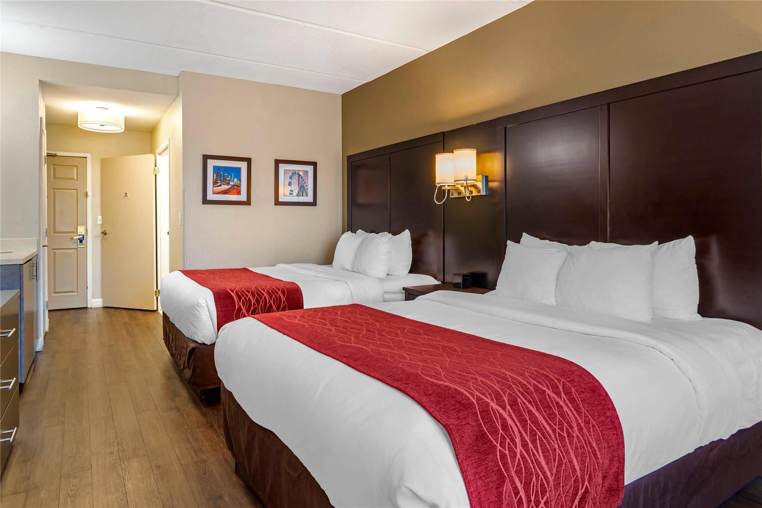 Comfort Inn & Suites near Six Flags - photo 9
