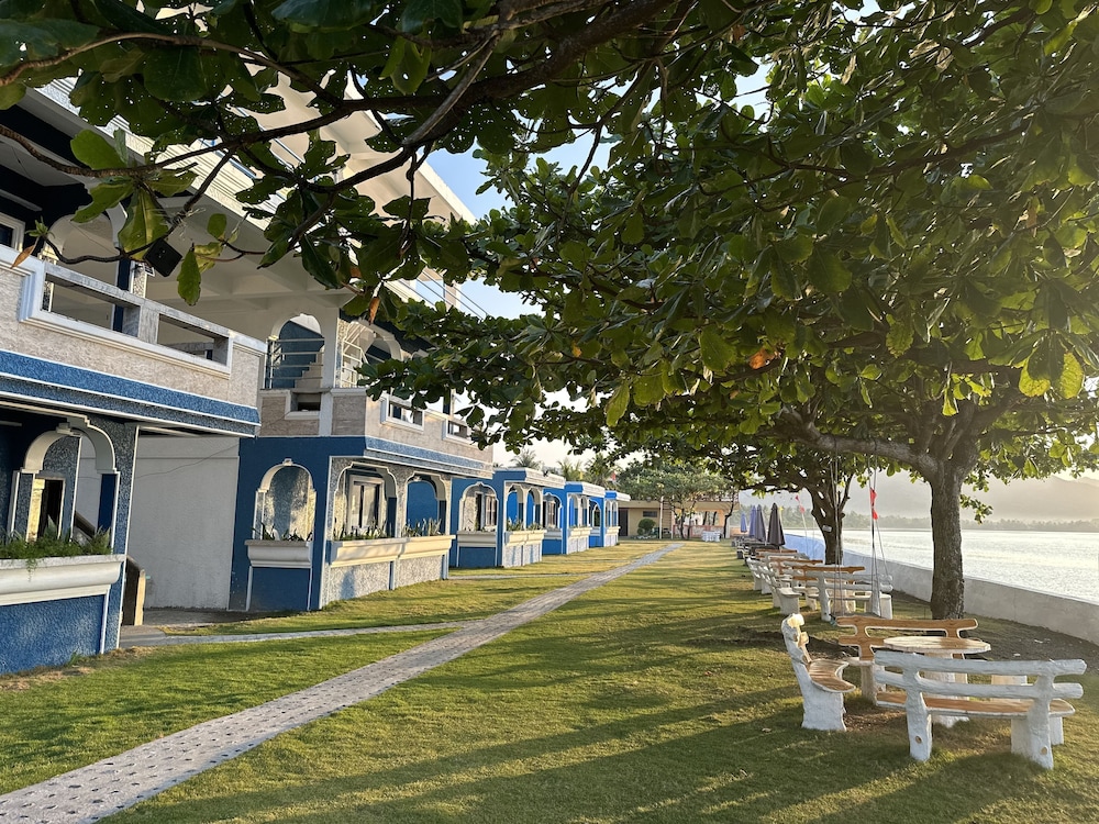 Emmalyn's Paradise Resort — hotel near Virac Airport