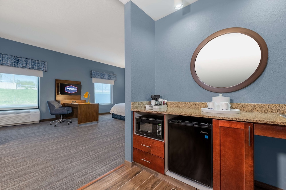 Hampton Inn & Suites Hopkinsville - photo 18