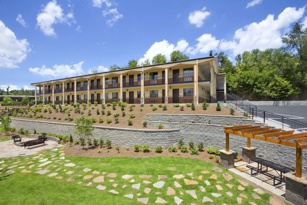 Days Inn by Wyndham Fultondale - photo 17