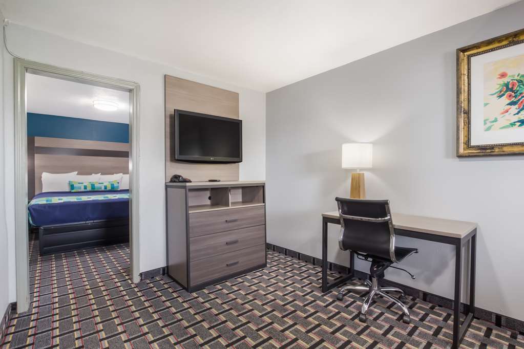 Knights Inn and Suites Salem - photo 11