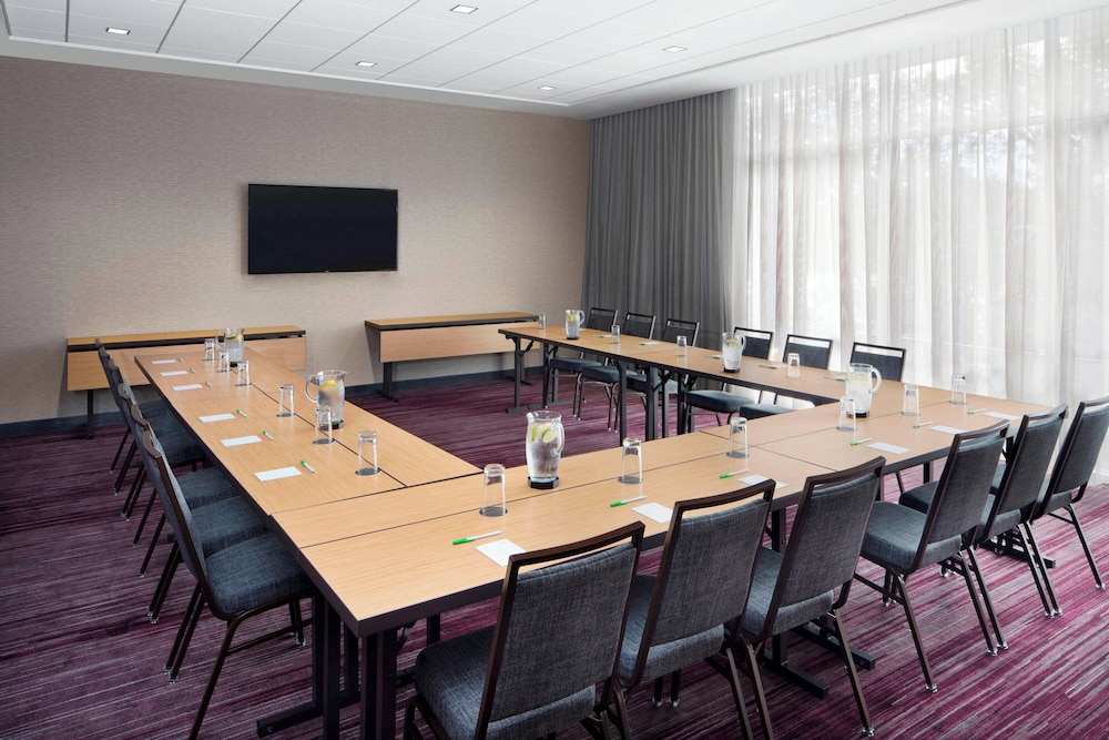Courtyard by Marriott Albany Troy Waterfront - photo 39