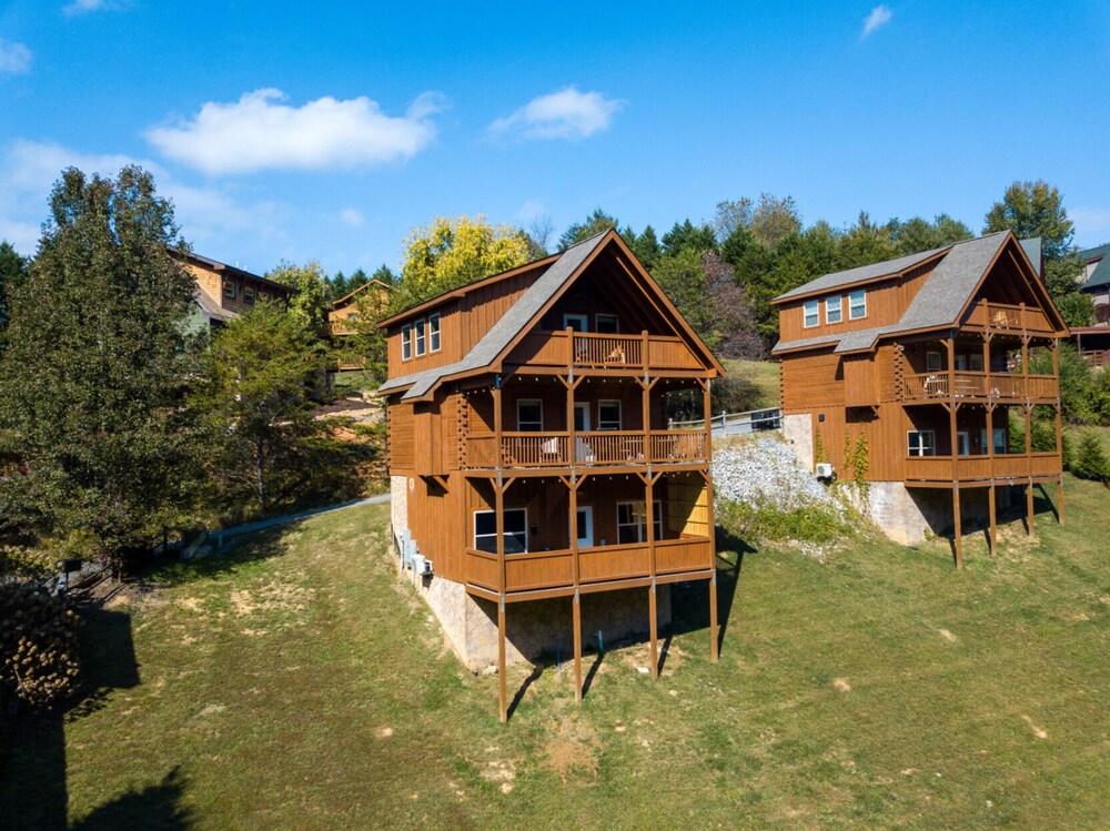 Rustic Mountain Retreat by Ghosal Luxury Lodging - photo 41