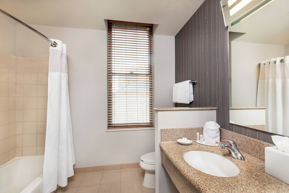 Courtyard by Marriott Boston Copley Square - photo 18
