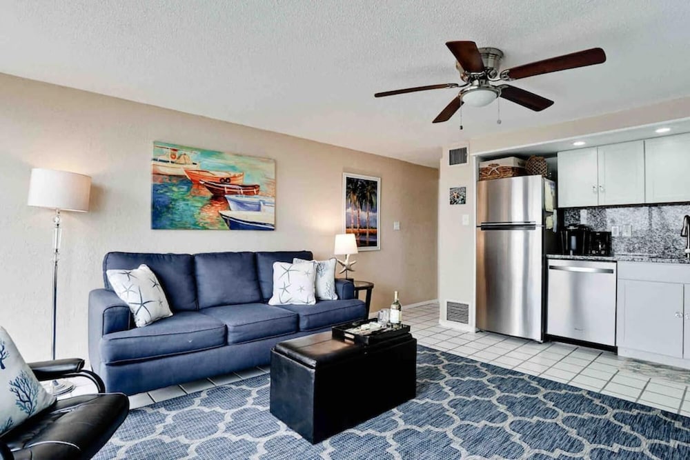 Gorgeous Waterfront Mermaid's Retreat Wows - photo 4