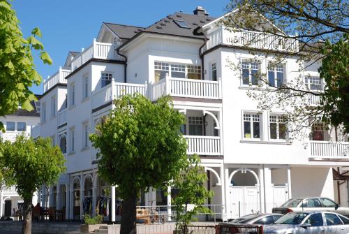 Villa Laetitia Apt. 15 — 4-Star Luxury Hotel in Ostseebad Binz, Germany