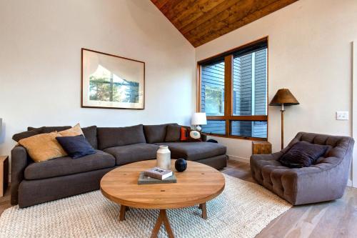 Red Pine Wonder - carbon neutral hotel in Bridgeport