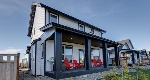 Sunset Beach Manor Oyhut Bay Seaside Village in Ocean Shores, United States