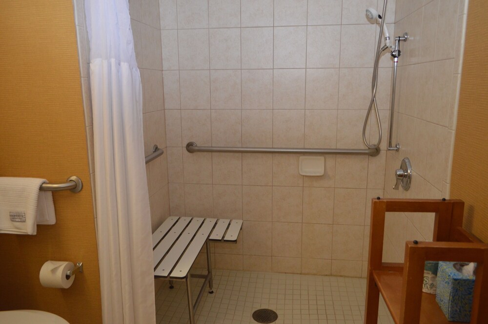 North Baltimore Plaza Hotel - photo 28
