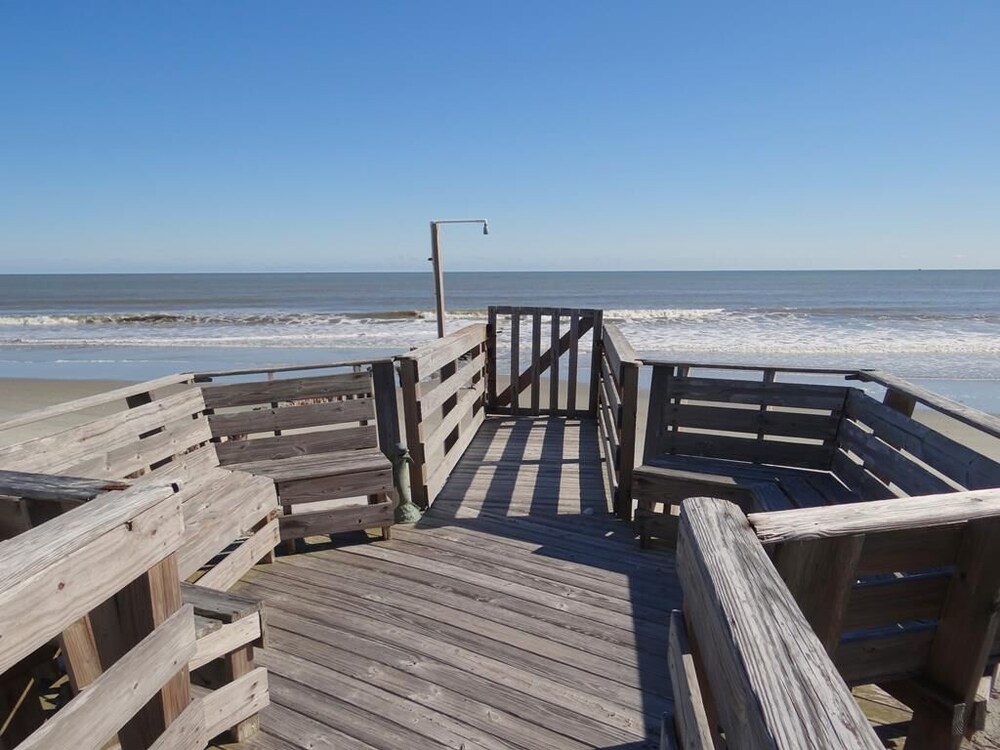 1619 E Ashley Namastay Oceanfront 4 Bedrooms - photo 27