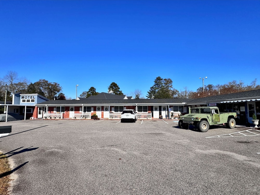 Chesterfield Hotel by OYO Hwy 9 - photo 86