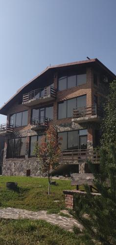 Hotel Riverside Inn in Unknown City, Georgia