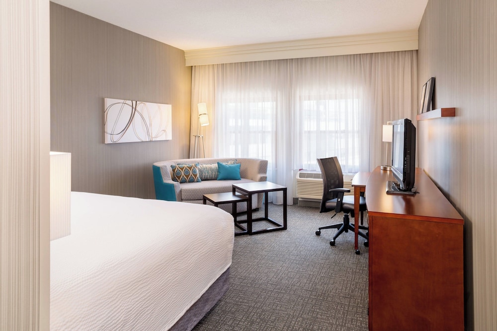 Courtyard by Marriott Providence Downtown - photo 11