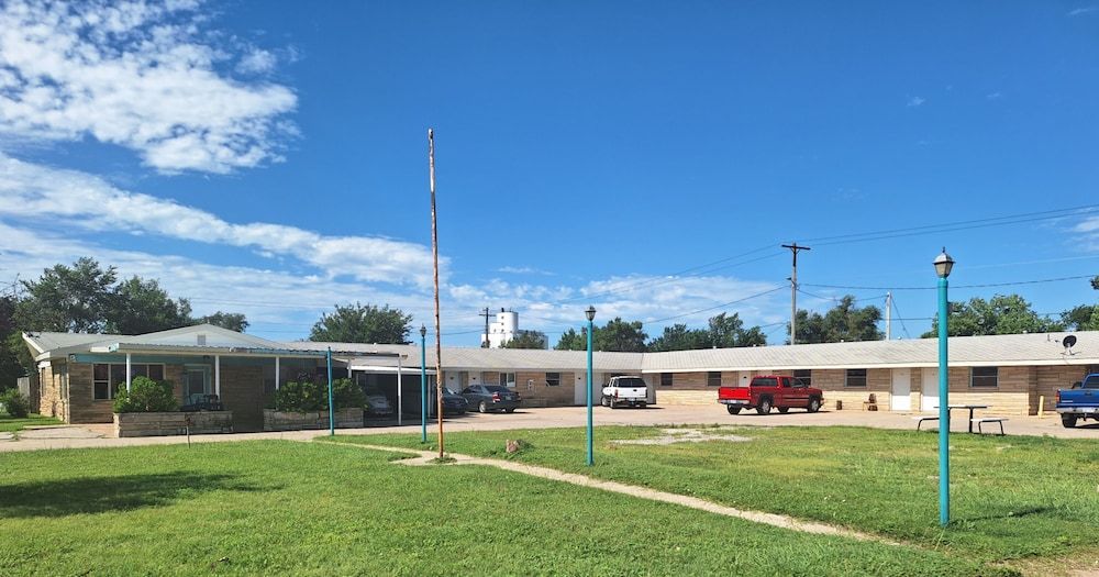 Comanche inn - photo 3
