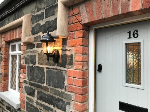 Arthur Street Guest Cottage No16 — 4-Star Luxury Hotel in Hillsborough, United Kingdom