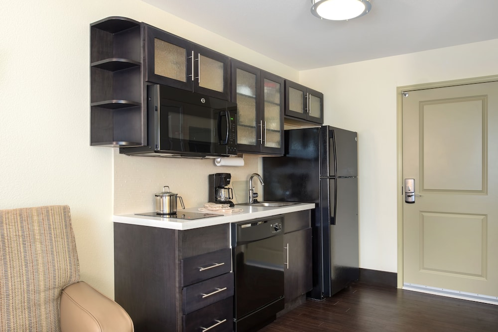 Candlewood Suites Columbia East by IHG - photo 13