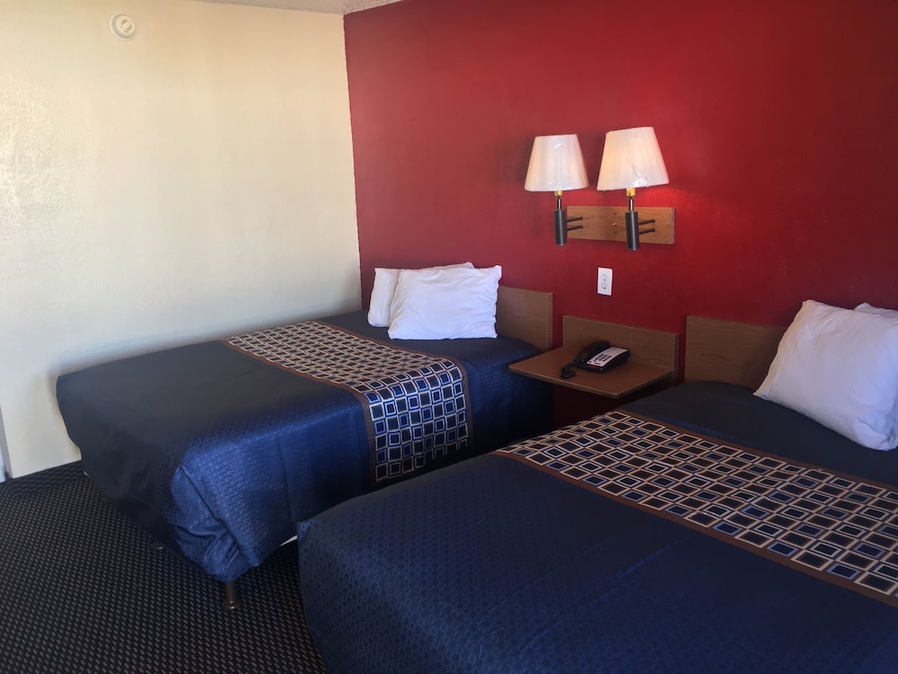 Relax Inn West Amarillo Medical Center - photo 5