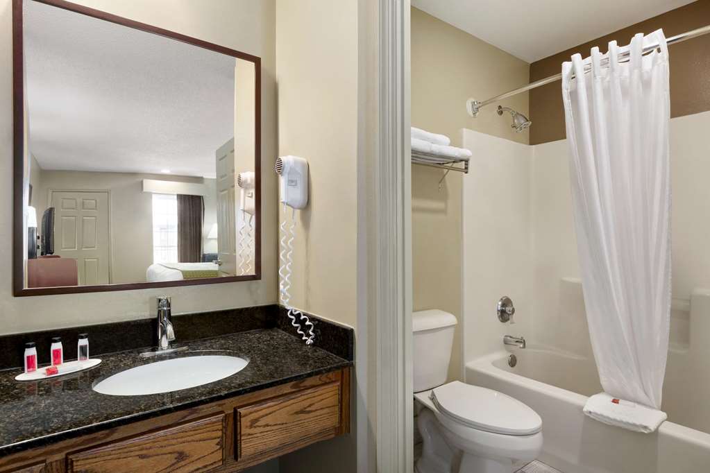 Baymont by Wyndham Warner Robins - photo 32