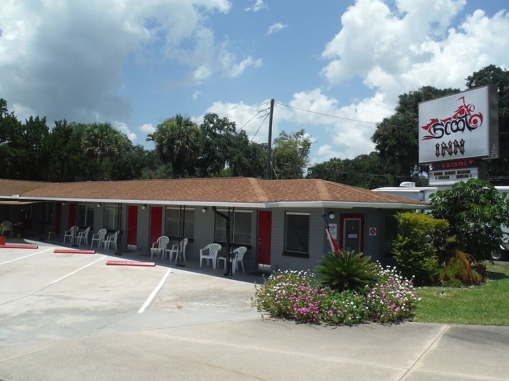 The Scoot Inn - photo 6