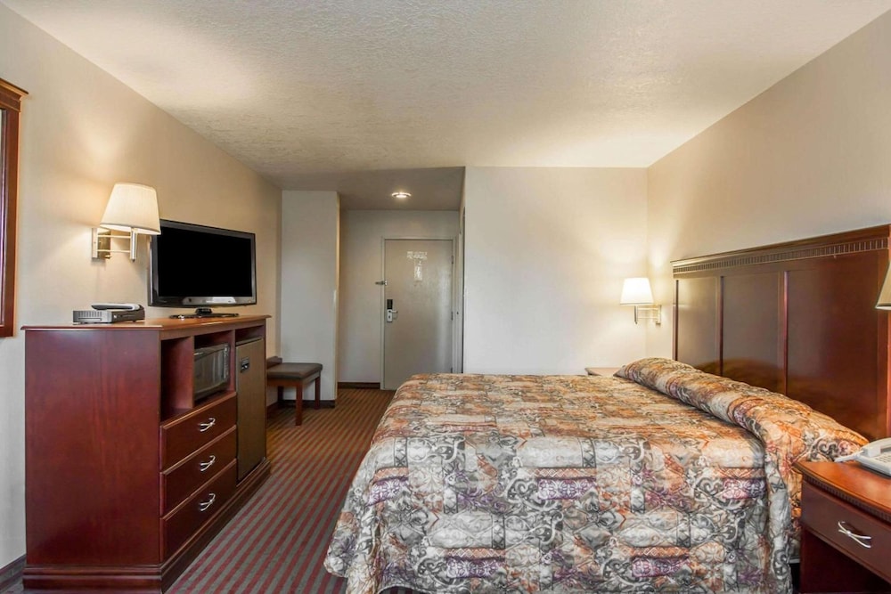 Bridgeway Inn & Suites Sublimity - photo 27