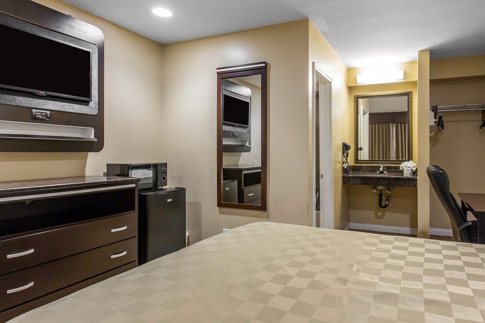Rodeway Inn and Suites Chula Vista - photo 4