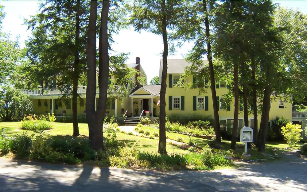 Thornewood Inn & Restaurant - photo 40