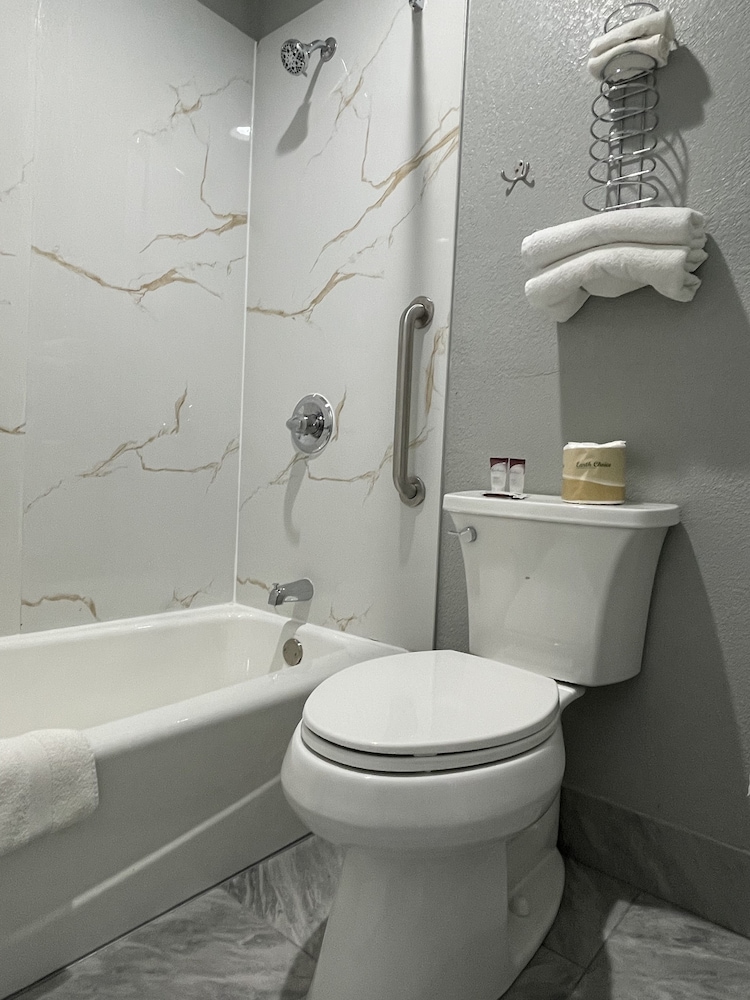 Copper Manor Motel - photo 29