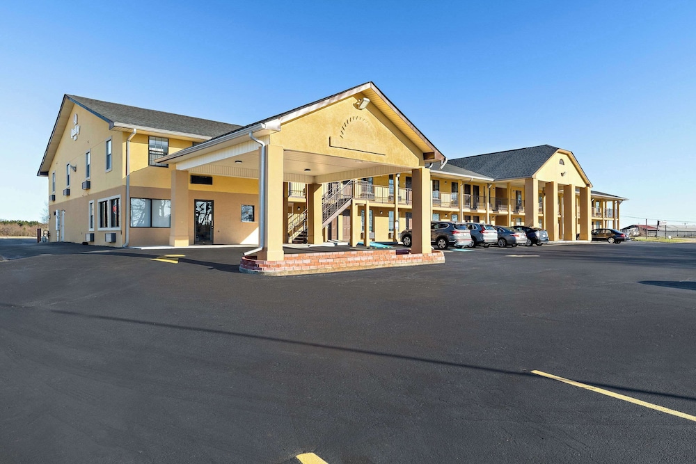 Deer Acres Inn — Monroe
