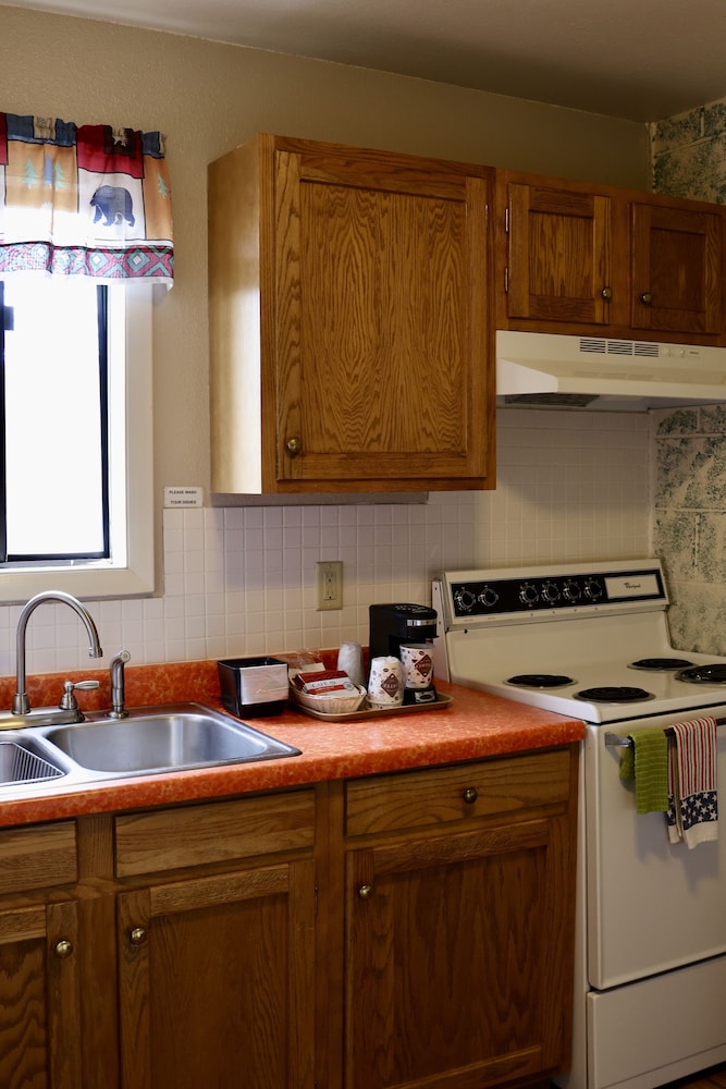 Rocky Mountain Lodge - photo 7
