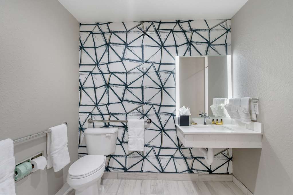 Best Western Plus Winter Haven Inn Suites - photo 43