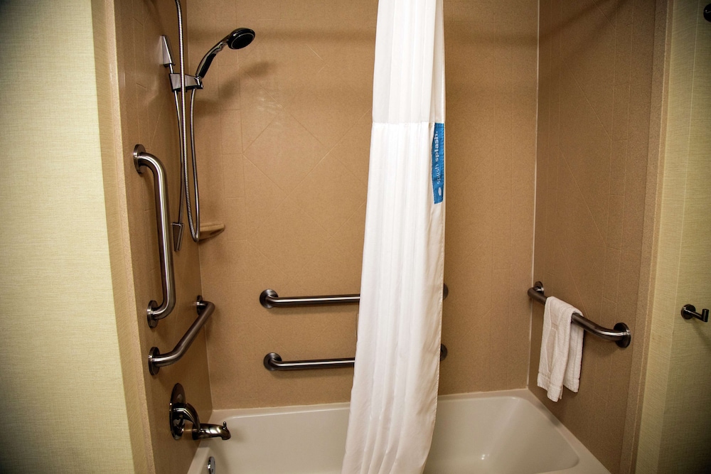 Hampton Inn & Suites Sharon - photo 53