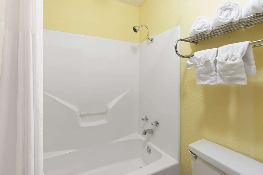 Days Inn by Wyndham Tucumcari - photo 12