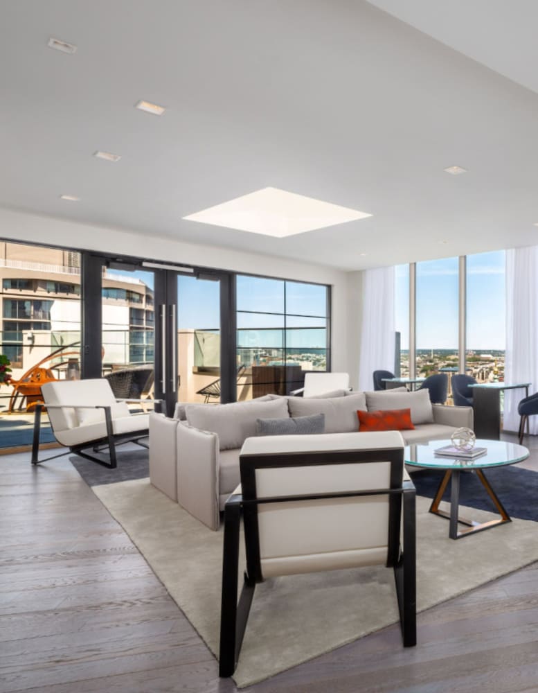 The Windsor Suites - photo 45
