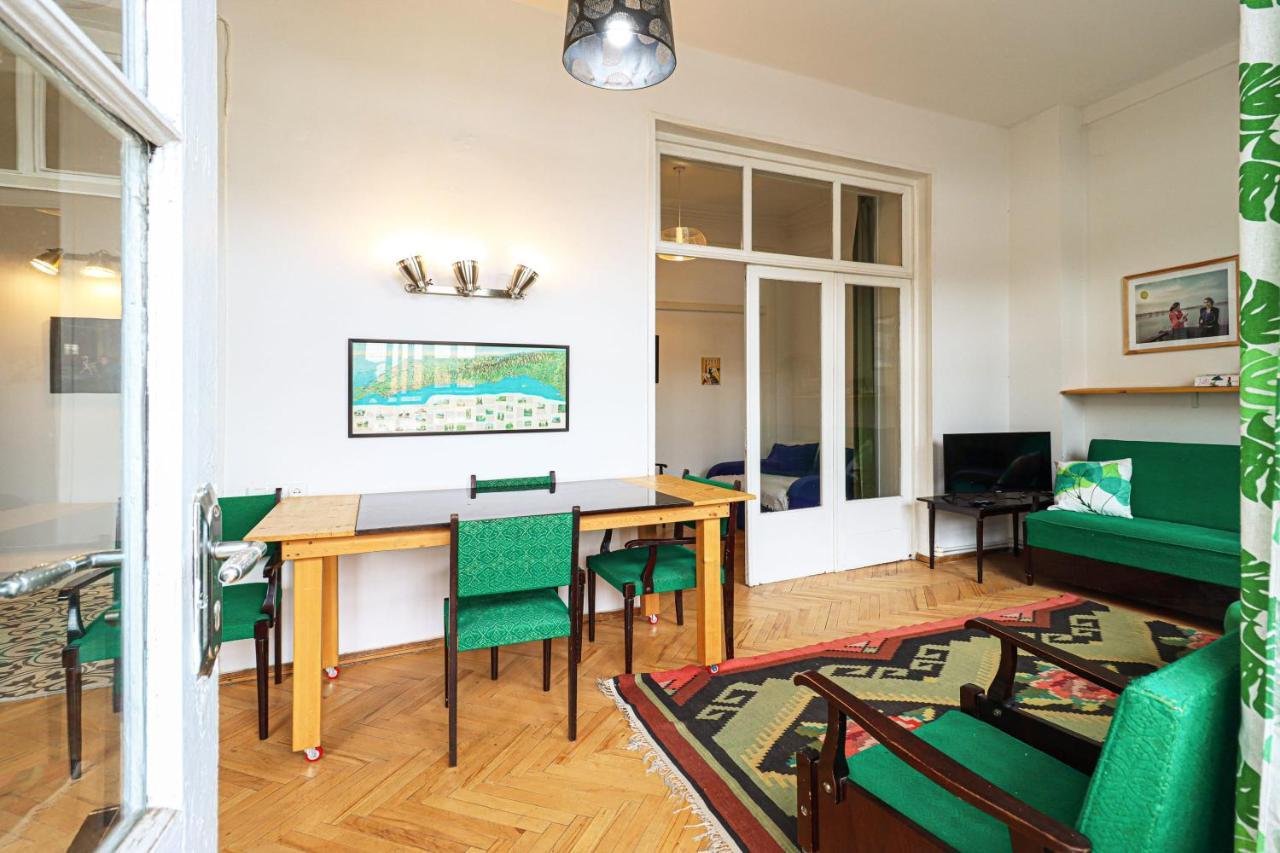 INOLA Sunny flat with balcony in central Tbilisi