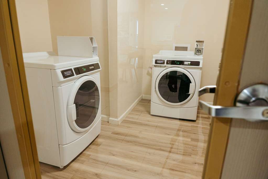 Clarion Pointe Dillard near Blue Ridge Mountains - photo 35